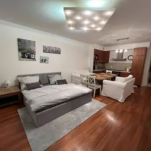 Beautiful Ground Floor In Apartament Warszawa